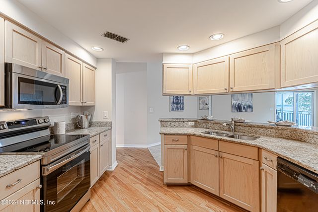 2099 WINTERBOURNE Drive W 308, Orange Park, FL 32073