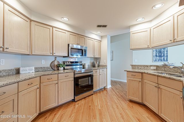 2099 WINTERBOURNE Drive W 308, Orange Park, FL 32073