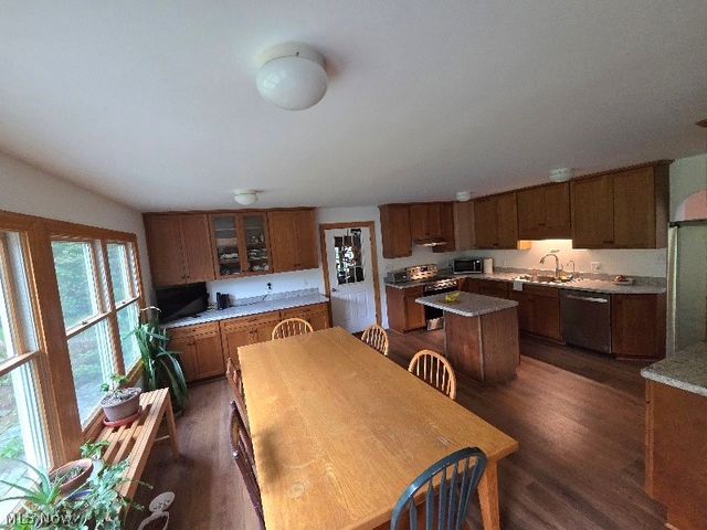 3221 Seifert Lewis Road, Hubbard, OH 44425