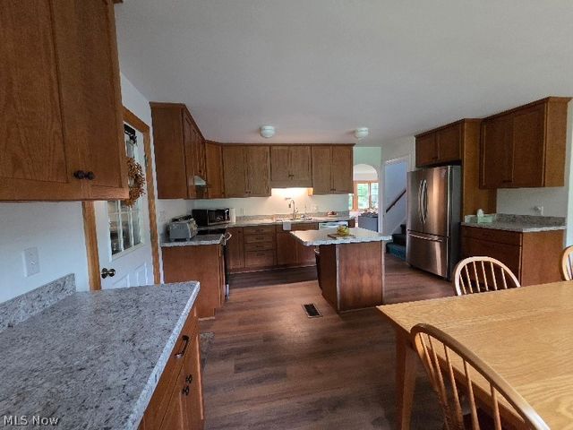 3221 Seifert Lewis Road, Hubbard, OH 44425