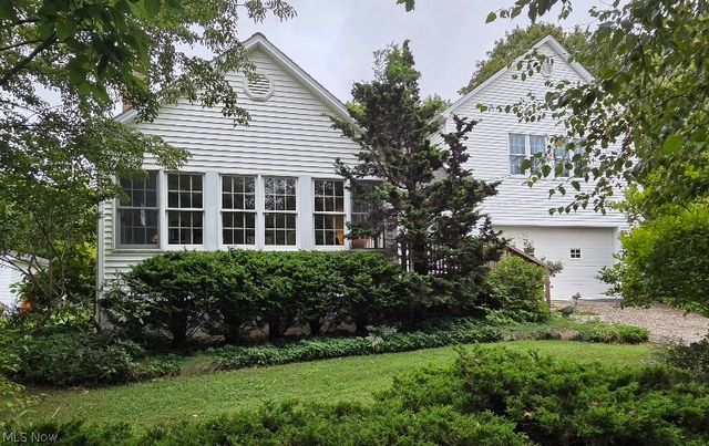 3221 Seifert Lewis Road, Hubbard, OH 44425