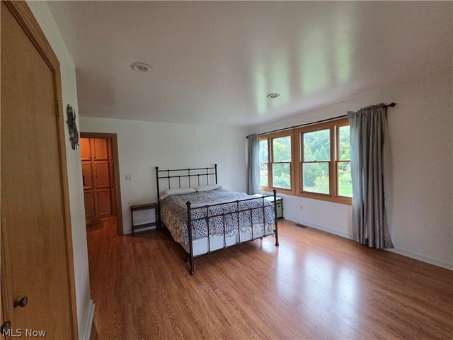 3221 Seifert Lewis Road, Hubbard, OH 44425