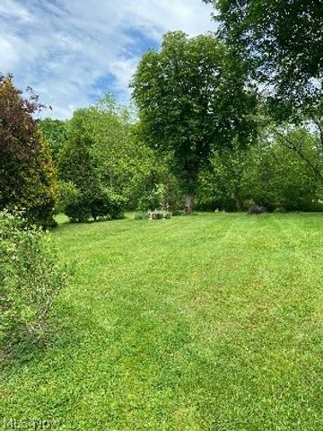 3221 Seifert Lewis Road, Hubbard, OH 44425