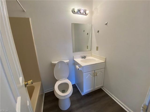 1944 Darnell DR, Virginia Beach, VA 23455