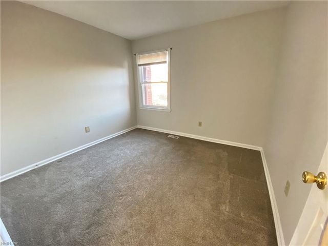 1944 Darnell DR, Virginia Beach, VA 23455