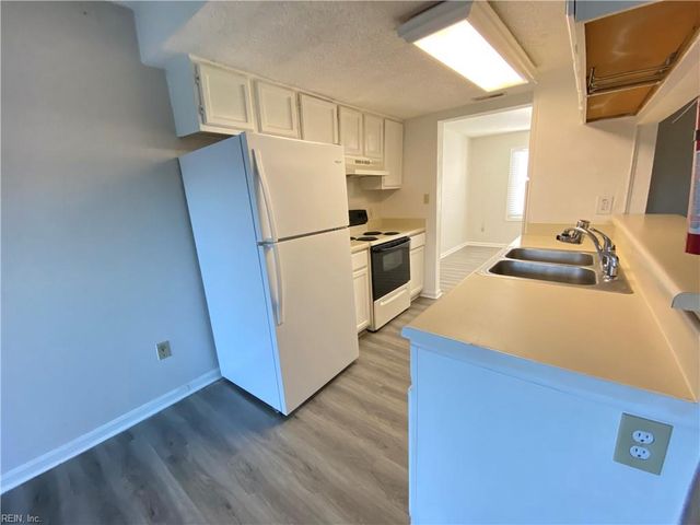 1944 Darnell DR, Virginia Beach, VA 23455