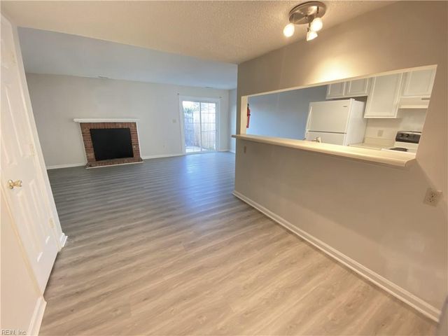 1944 Darnell DR, Virginia Beach, VA 23455