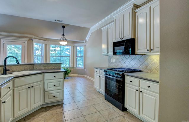 15 Michele Court, Maumelle, AR 72113
