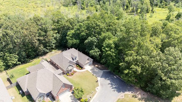15 Michele Court, Maumelle, AR 72113