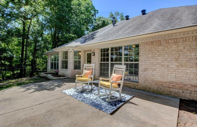 15 Michele Court, Maumelle, AR 72113