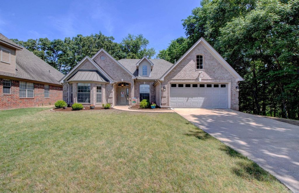 15 Michele Court, Maumelle, AR 72113