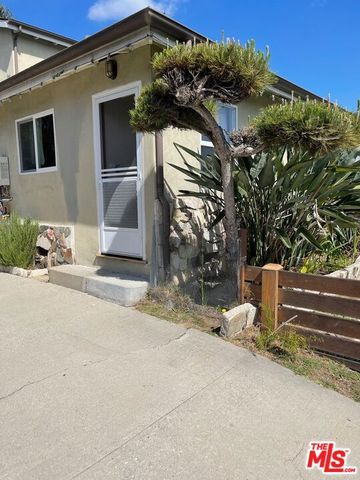 8503 Lilienthal Avenue, Los Angeles, CA 90045
