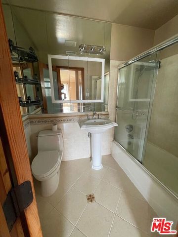 8503 Lilienthal Avenue, Los Angeles, CA 90045