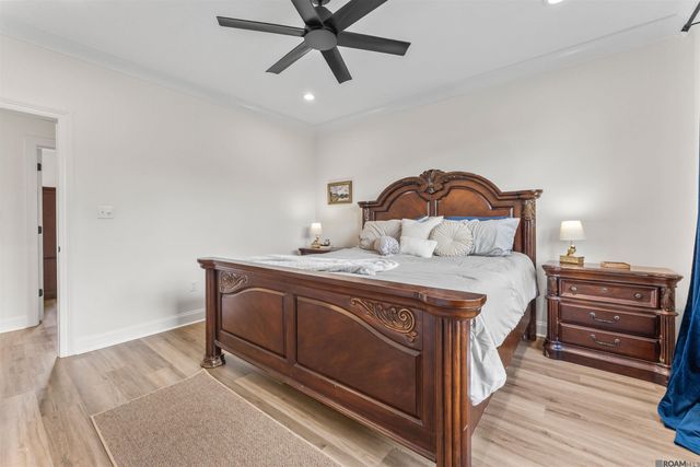 18042 Critter Cove Ln, Livingston, LA 70754