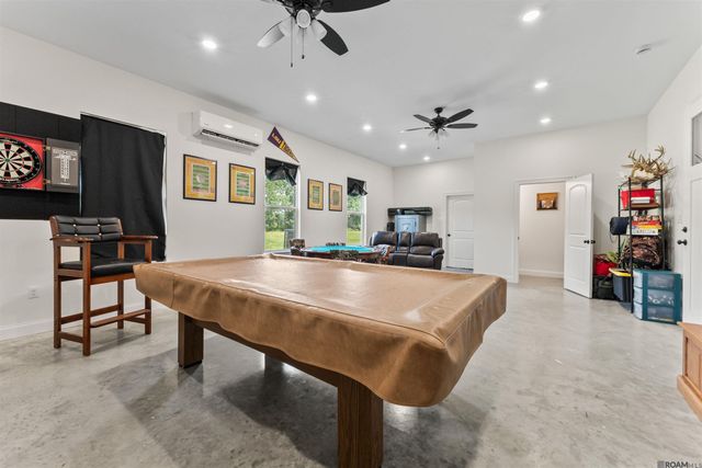 18042 Critter Cove Ln, Livingston, LA 70754