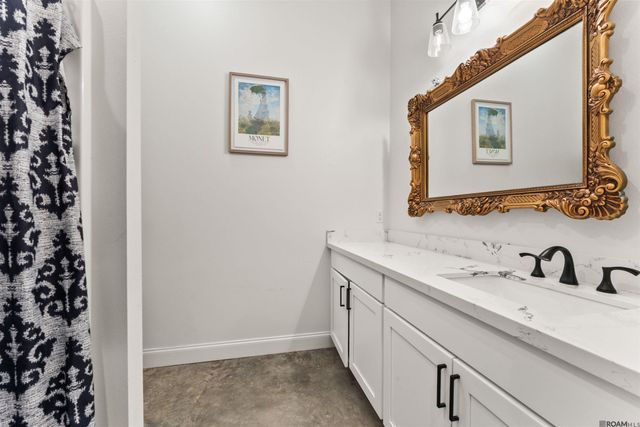 18042 Critter Cove Ln, Livingston, LA 70754