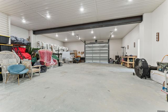 18042 Critter Cove Ln, Livingston, LA 70754