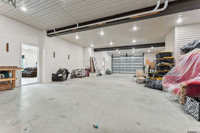 18042 Critter Cove Ln, Livingston, LA 70754