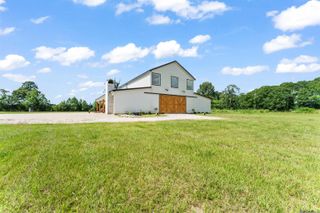 18042 Critter Cove Ln, Livingston, LA 70754