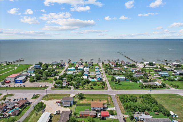 202 19th Street, Dickinson, TX 77539