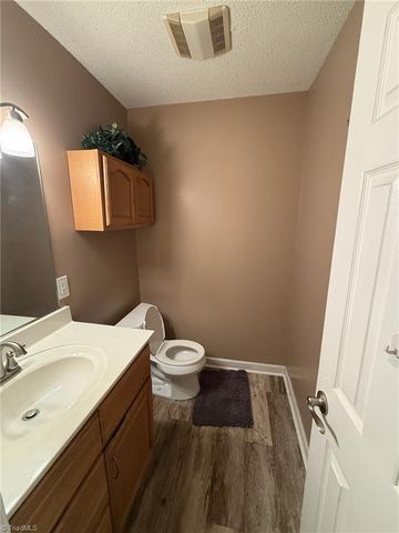 122 Redwood Bend, King, NC 27021