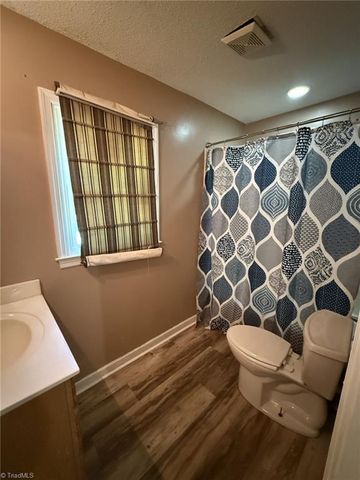122 Redwood Bend, King, NC 27021
