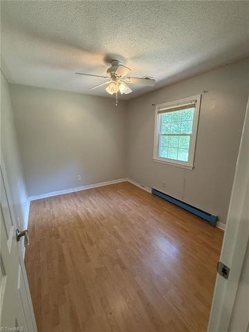 122 Redwood Bend, King, NC 27021