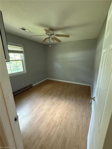 122 Redwood Bend, King, NC 27021