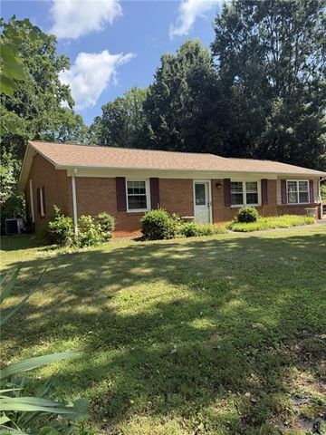 122 Redwood Bend, King, NC 27021