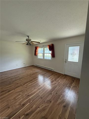 122 Redwood Bend, King, NC 27021