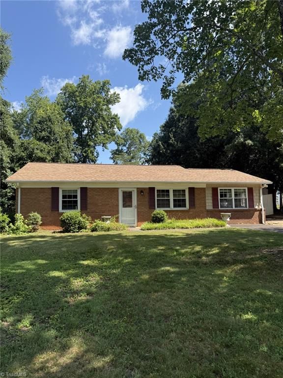 122 Redwood Bend, King, NC 27021
