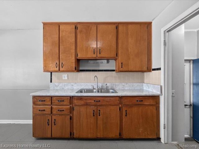 26478 Richard Drive, Warren, MI 48089