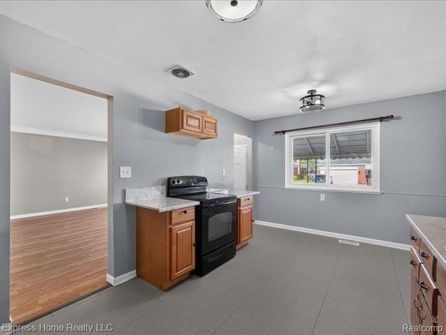 26478 Richard Drive, Warren, MI 48089