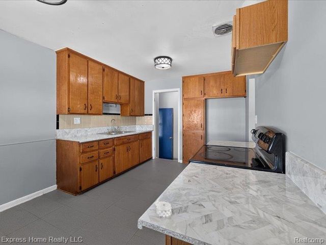 26478 Richard Drive, Warren, MI 48089