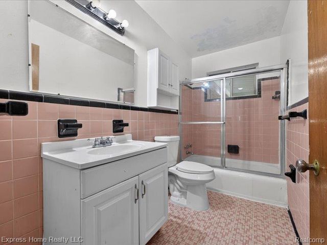 26478 Richard Drive, Warren, MI 48089