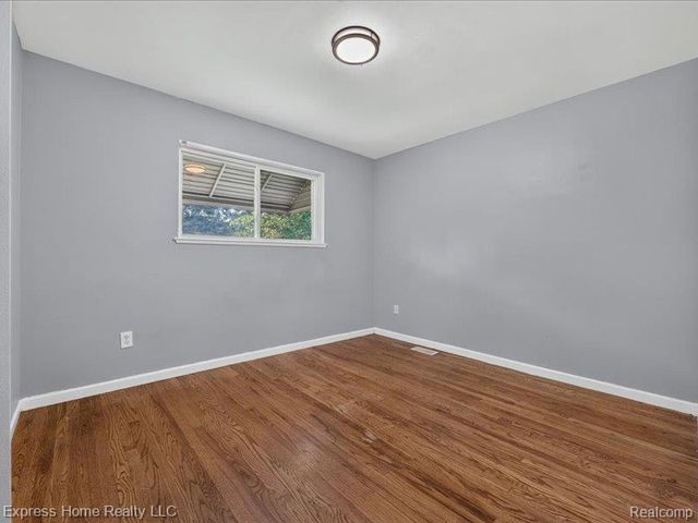 26478 Richard Drive, Warren, MI 48089