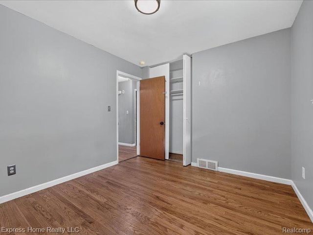 26478 Richard Drive, Warren, MI 48089