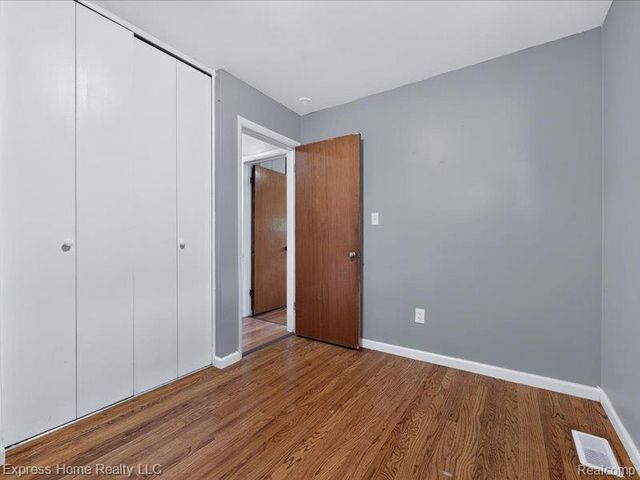 26478 Richard Drive, Warren, MI 48089