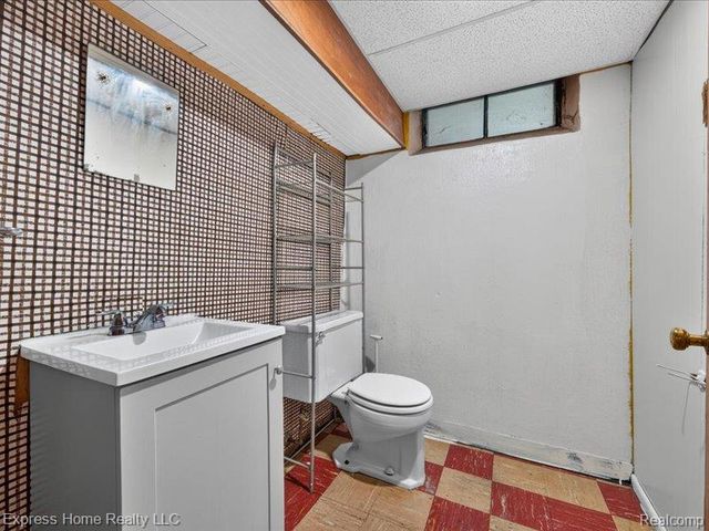 26478 Richard Drive, Warren, MI 48089
