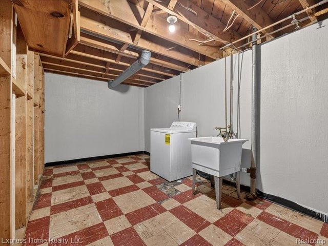 26478 Richard Drive, Warren, MI 48089