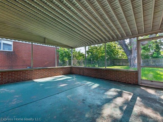 26478 Richard Drive, Warren, MI 48089