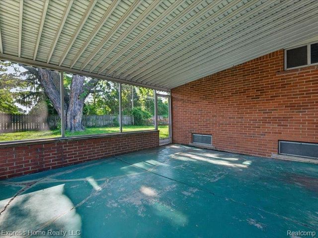 26478 Richard Drive, Warren, MI 48089
