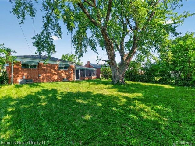 26478 Richard Drive, Warren, MI 48089