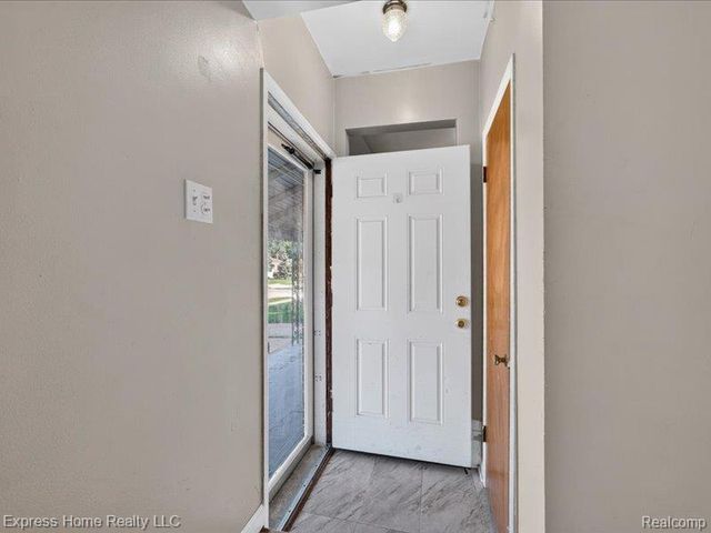 26478 Richard Drive, Warren, MI 48089