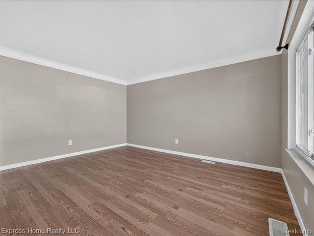 26478 Richard Drive, Warren, MI 48089