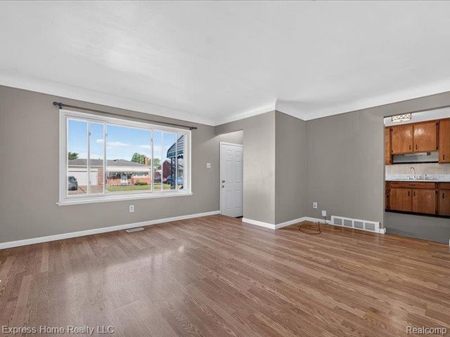 26478 Richard Drive, Warren, MI 48089
