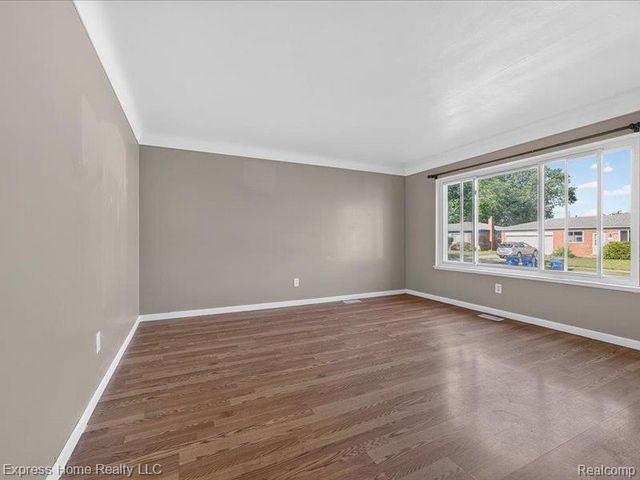 26478 Richard Drive, Warren, MI 48089