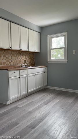 6646 Harding Street, Taylor, MI 48180