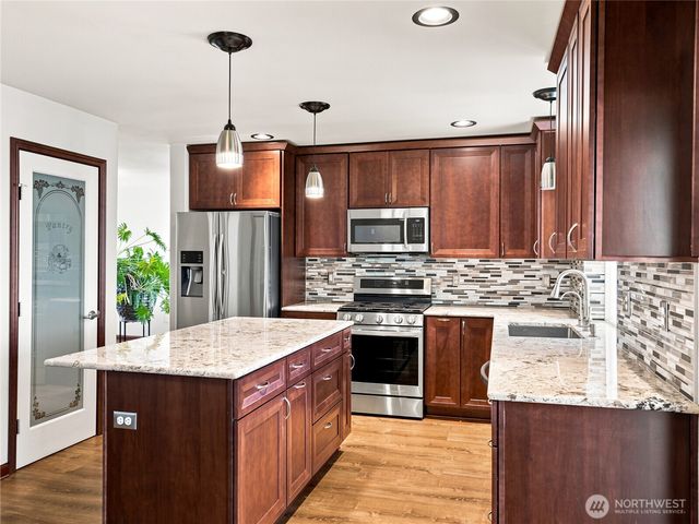 8415 205th Street Ct E, Spanaway, WA 98387