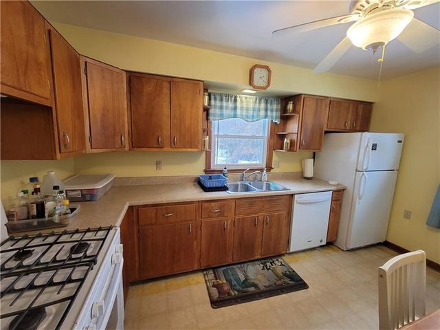 302 South Dr, Middlesex Twp, PA 16059